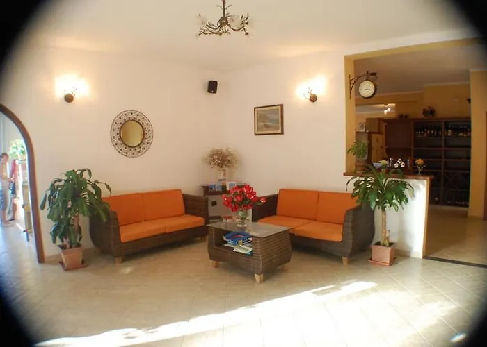 乡村民宿 La Rossola & Natura La Porta Delle 5 Terre 博纳索拉